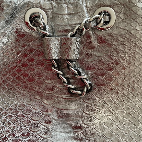 MICHAEL KORS Frankie Metallic Leather Crocodile-embossed Large Shoulder Bag - Picture 3 of 10